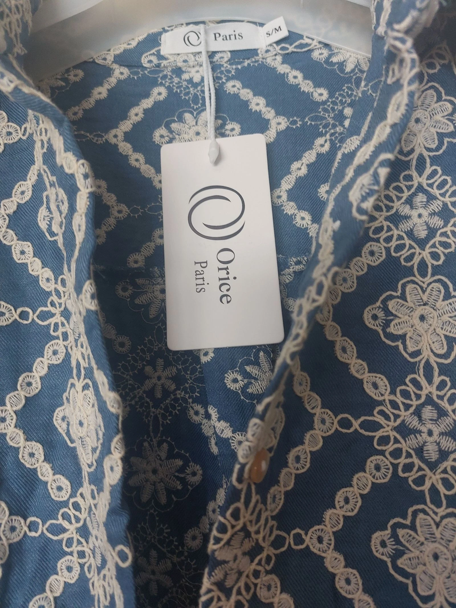 Camisa vaquera con bordado – photo 5